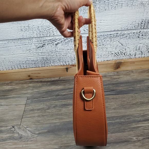 Circular Vegan Leather Rattan Handle Crossbody Bag Boho Chic Purse - Picture 4 of 10
